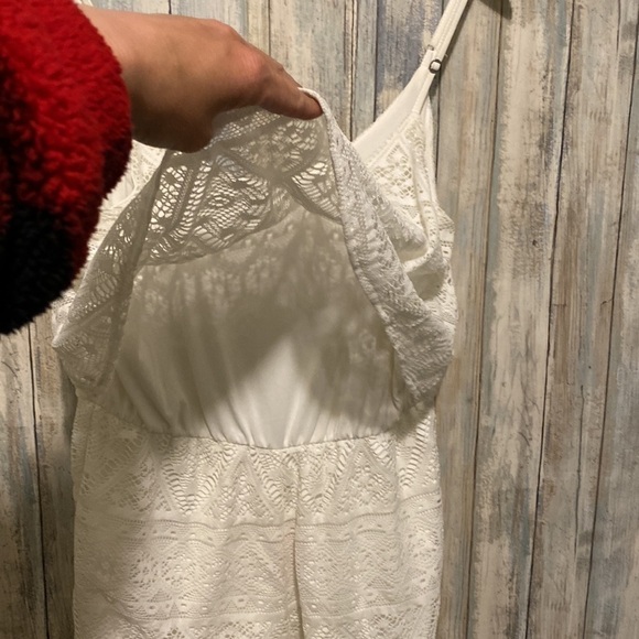 BETHANY MOTA | white Lace overlay Romper | NWT | Size M - Picture 10 of 11